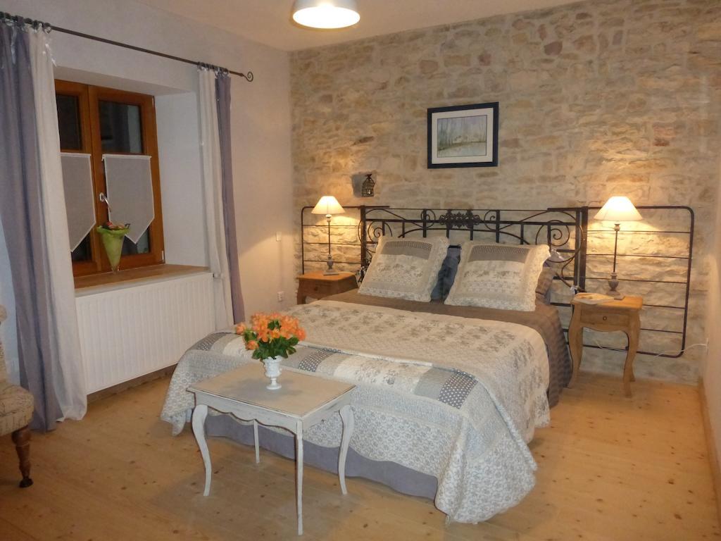 Chambres D'Hotes Bered Vuillemin Бом-ле-Дам Экстерьер фото